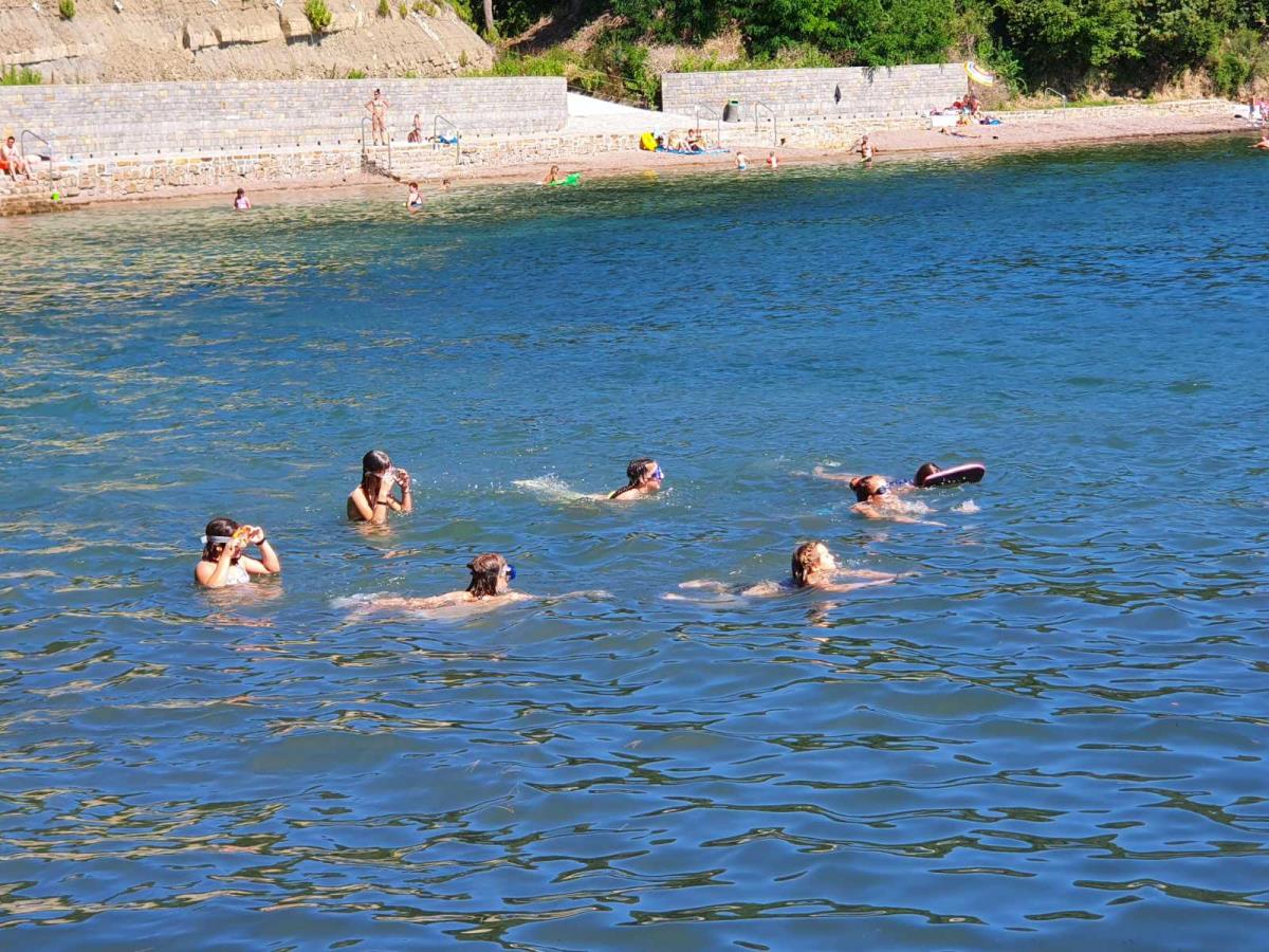 na plavanju v morju